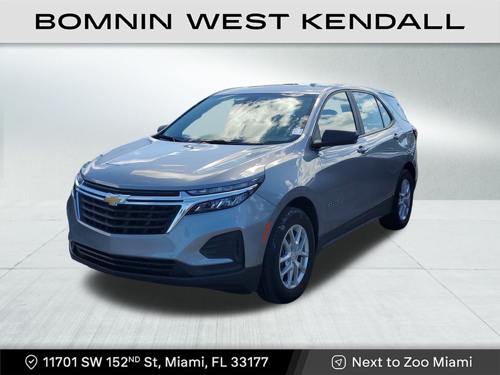 2024 Chevrolet Equinox LS photo 3