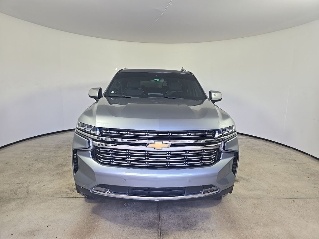 2024 Chevrolet Suburban Premier photo 3