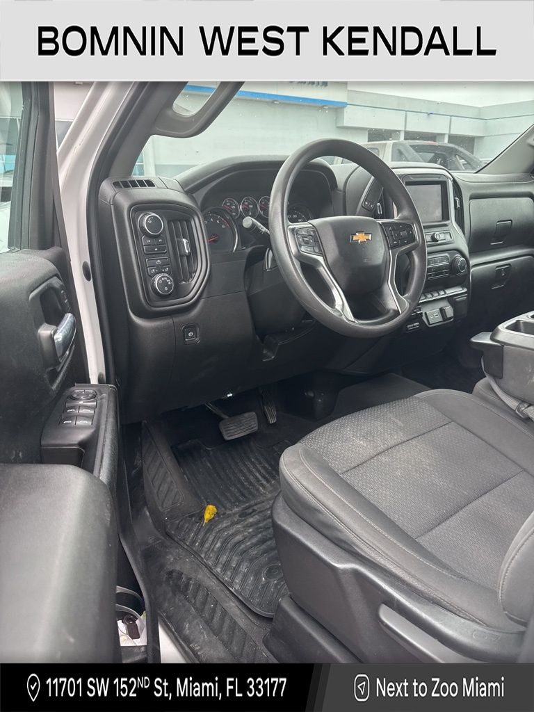 2022 Chevrolet Silverado 2500HD Custom photo 2