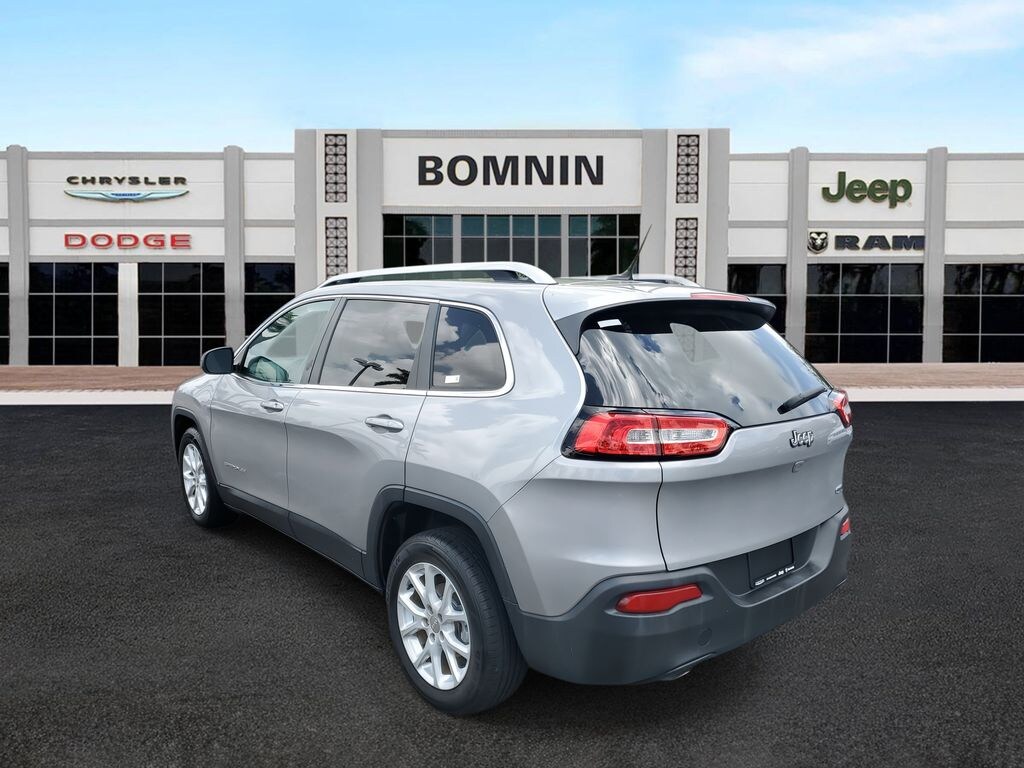 Used 2018 Jeep Cherokee Latitude SUV