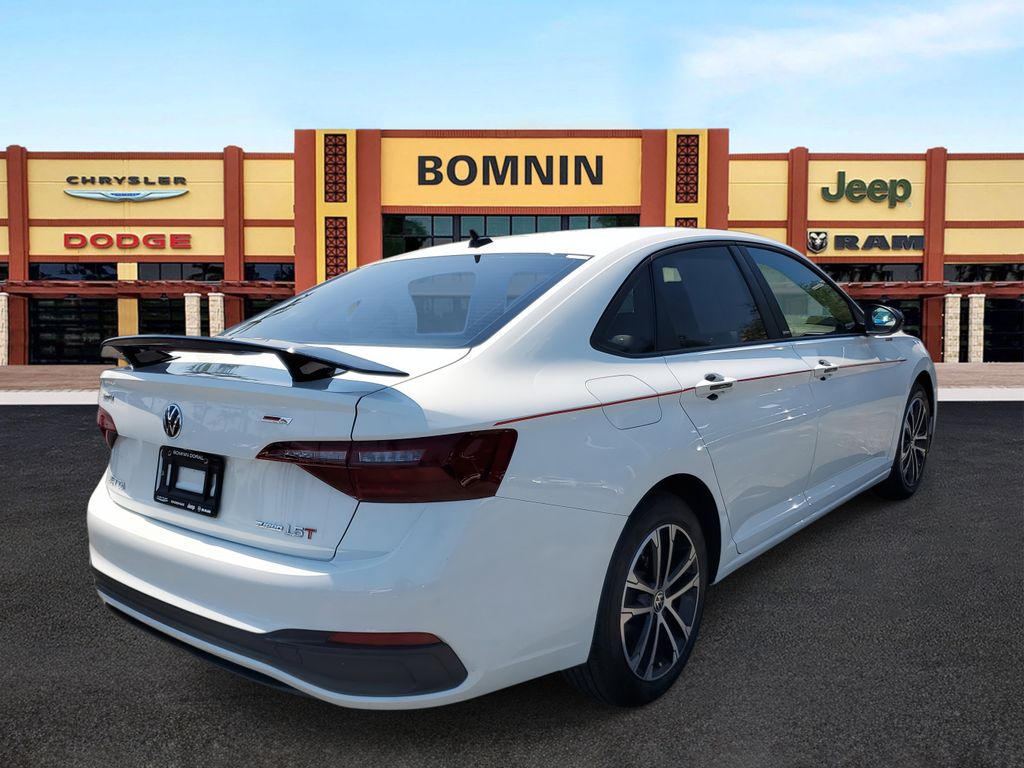 2024 Volkswagen Jetta 1.5T Sport photo 3