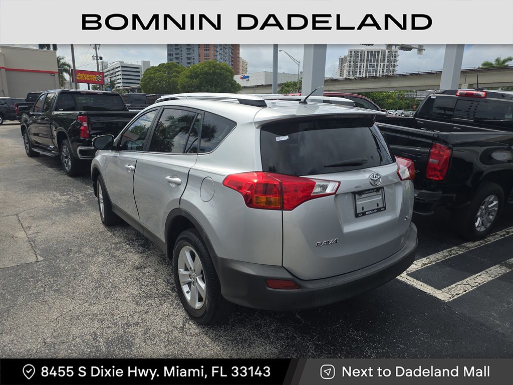 2013 Toyota RAV4 XLE photo 3