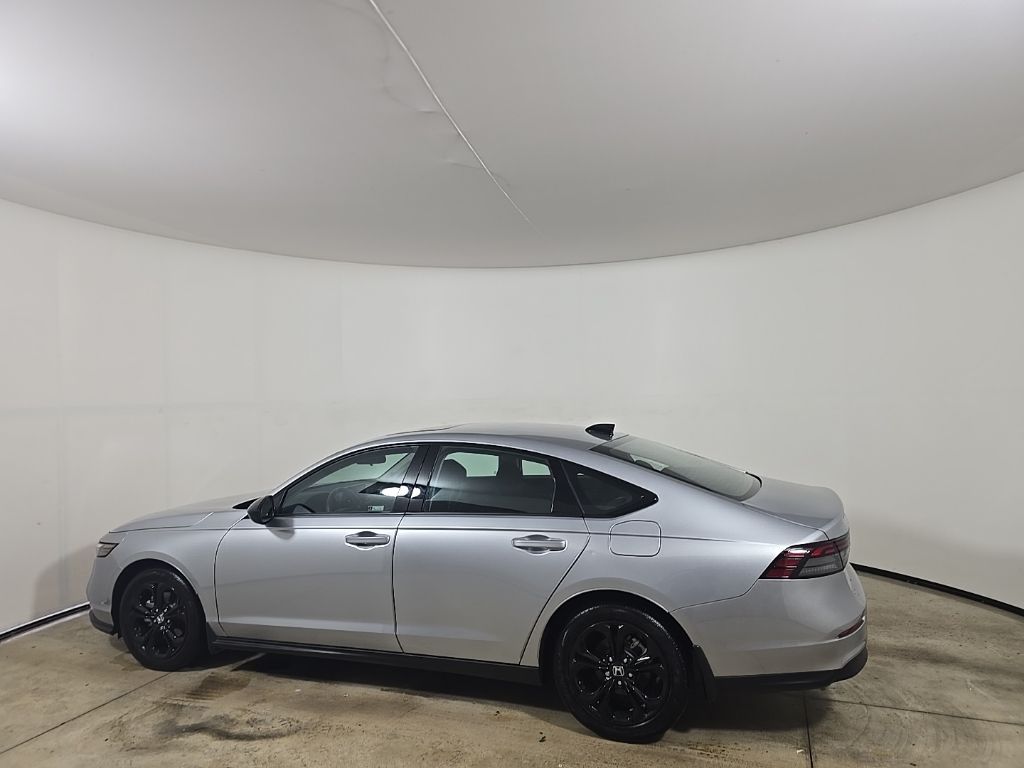 2025 Honda Accord SE photo 4