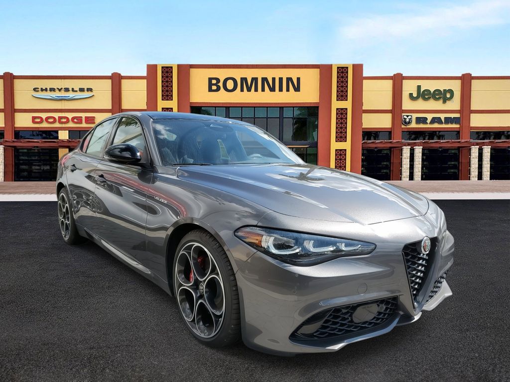 2025 Alfa Romeo Giulia SPRINT photo 2