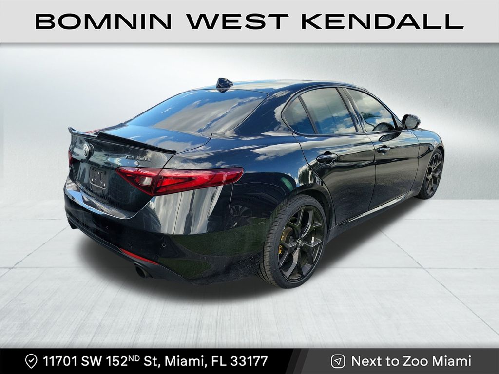 2020 Alfa Romeo Giulia Base photo 4