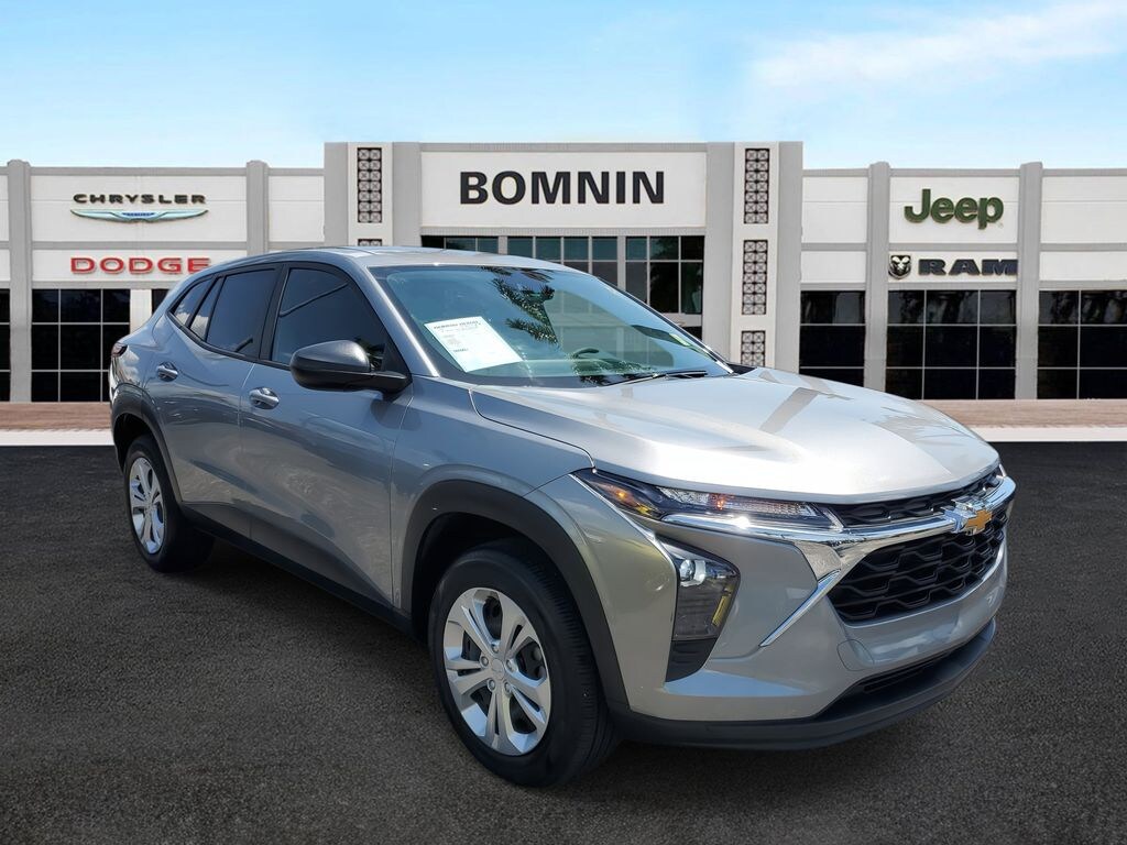 Used 2024 Chevrolet Trax LS SUV