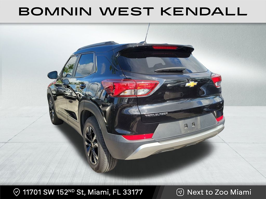 2023 Chevrolet Trailblazer LT photo 3