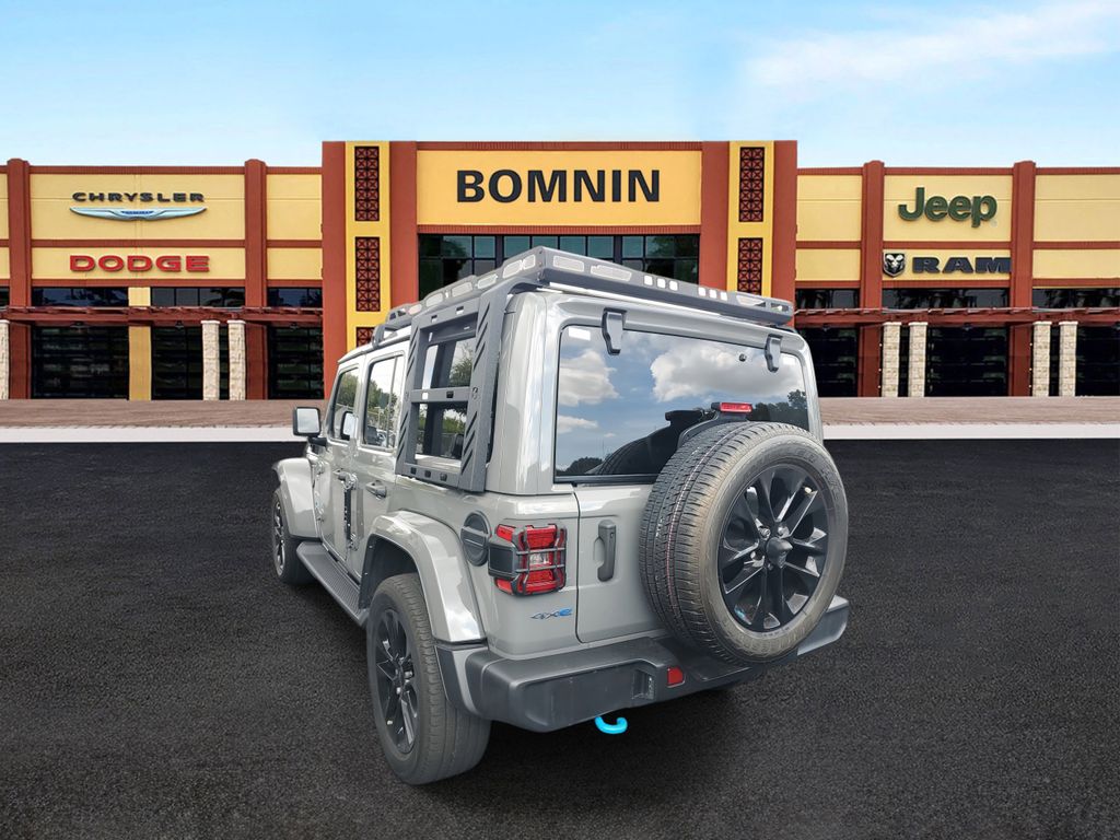 2023 Jeep Wrangler Sahara 4xe photo 4