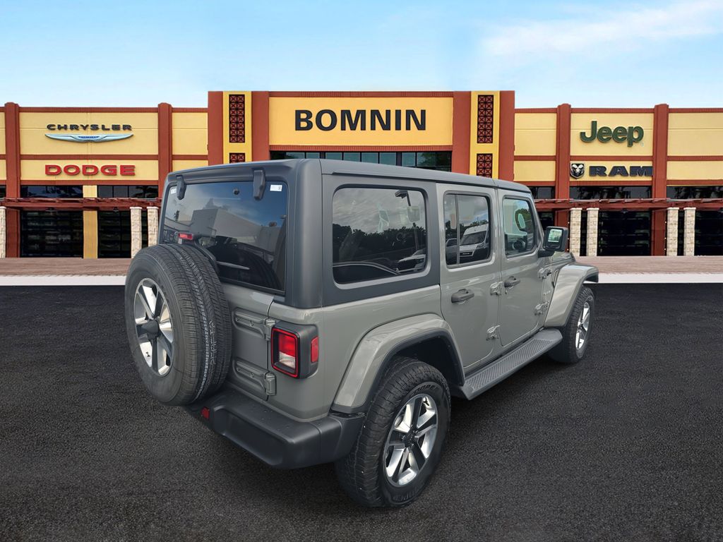 2018 Jeep Wrangler Unlimited Sahara photo 3