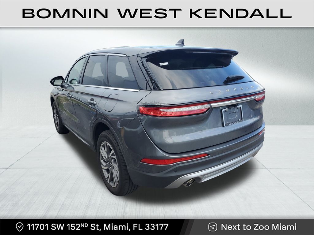 2023 Lincoln Corsair Standard photo 4