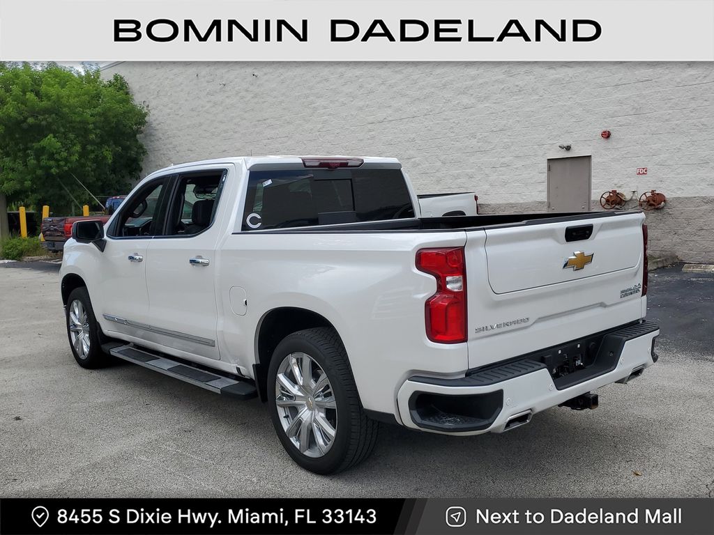 2024 Chevrolet Silverado 1500 High Country photo 3