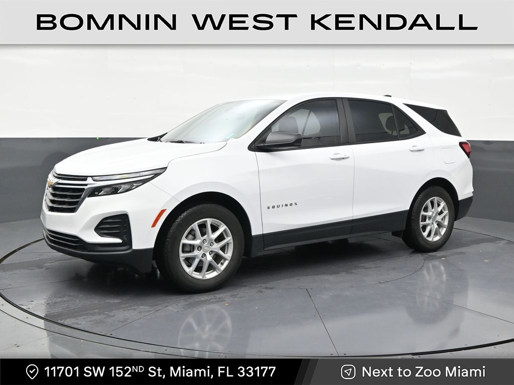 2023 Chevrolet Equinox LS's photo