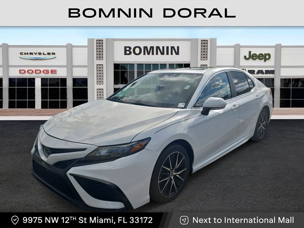 Used 2021 Toyota Camry SE Sedan