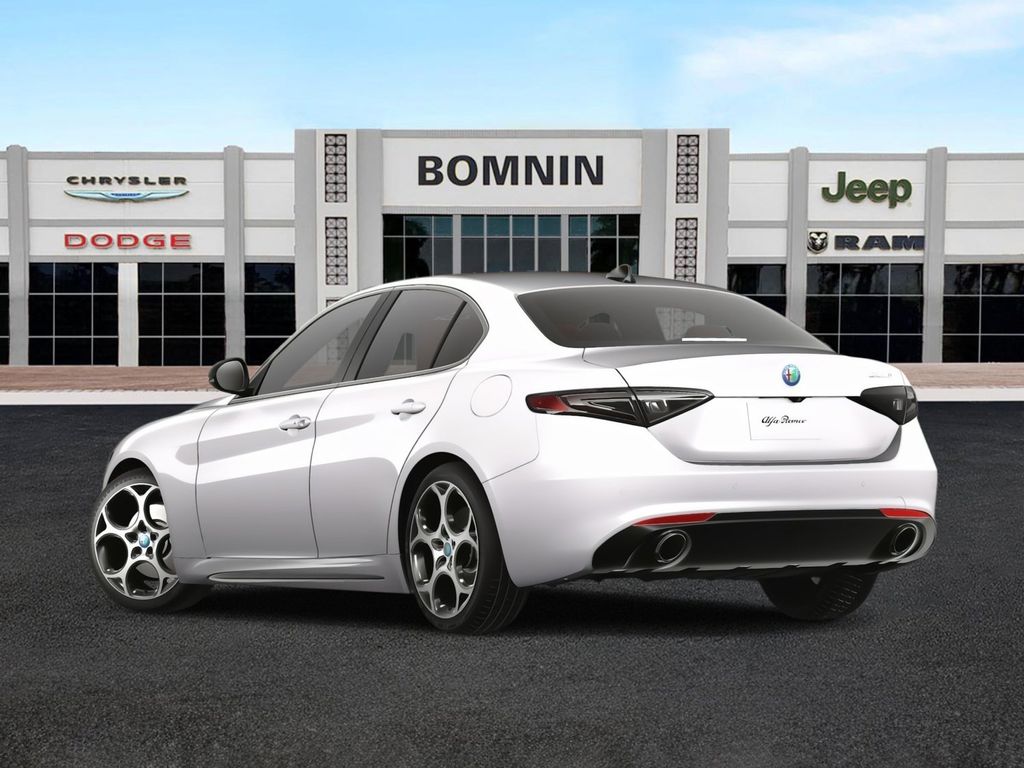 2025 Alfa Romeo Giulia Base photo 4