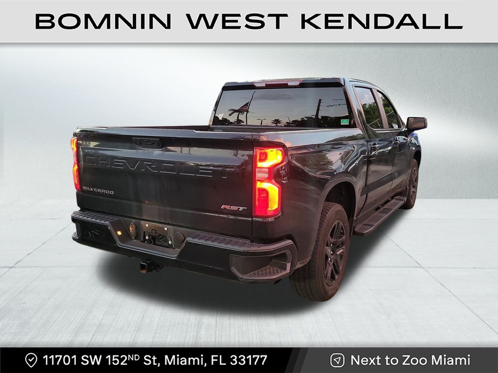 2024 Chevrolet Silverado 1500 RST photo 2