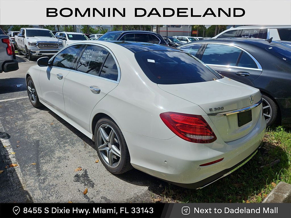 2017 Mercedes Benz E 300 photo 3