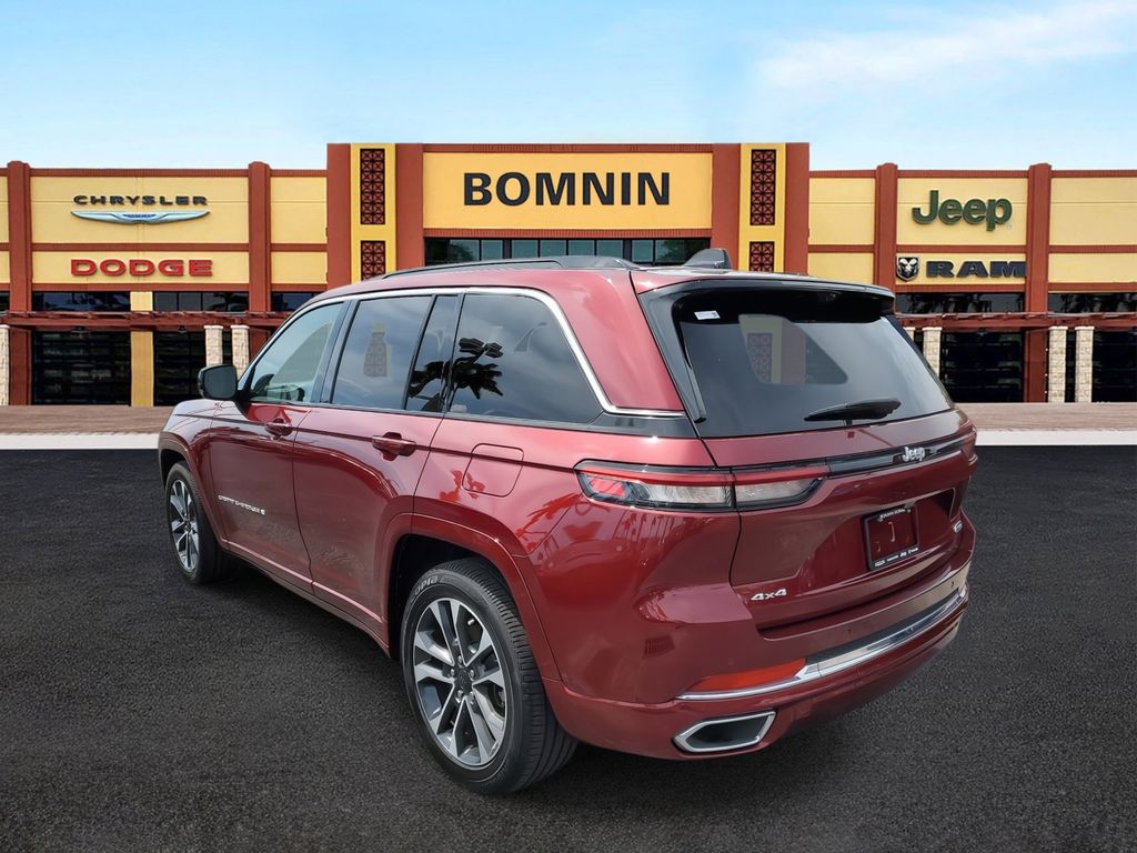2024 Jeep Grand Cherokee Overland photo 4