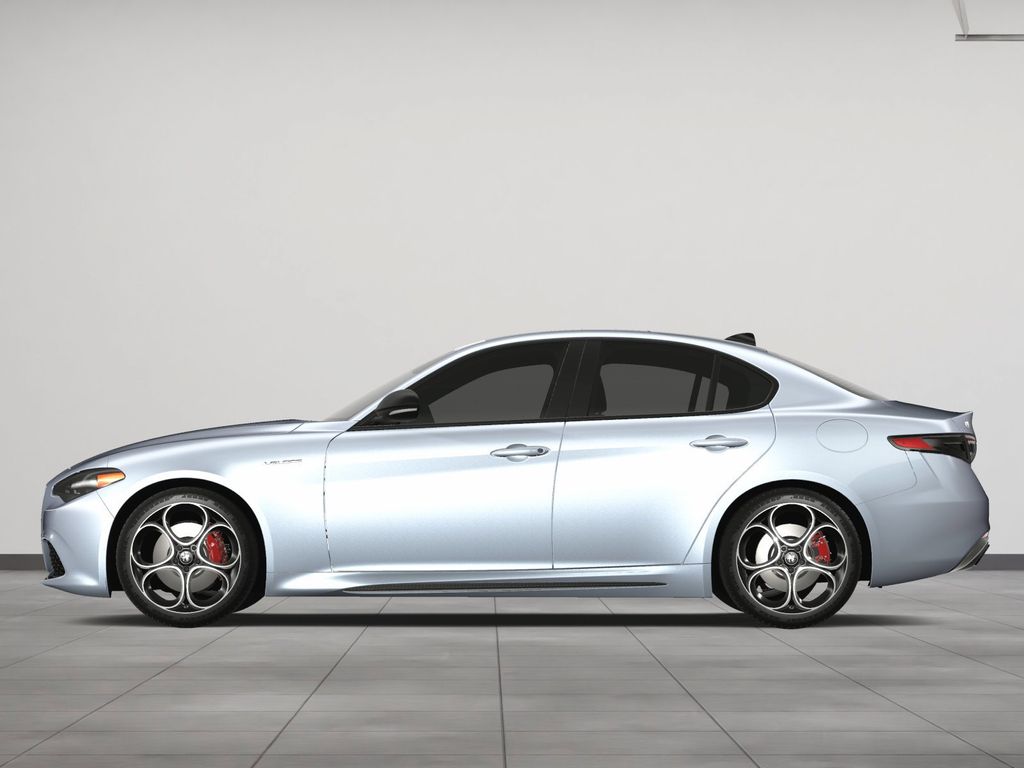 2025 Alfa Romeo Giulia SPRINT photo 3