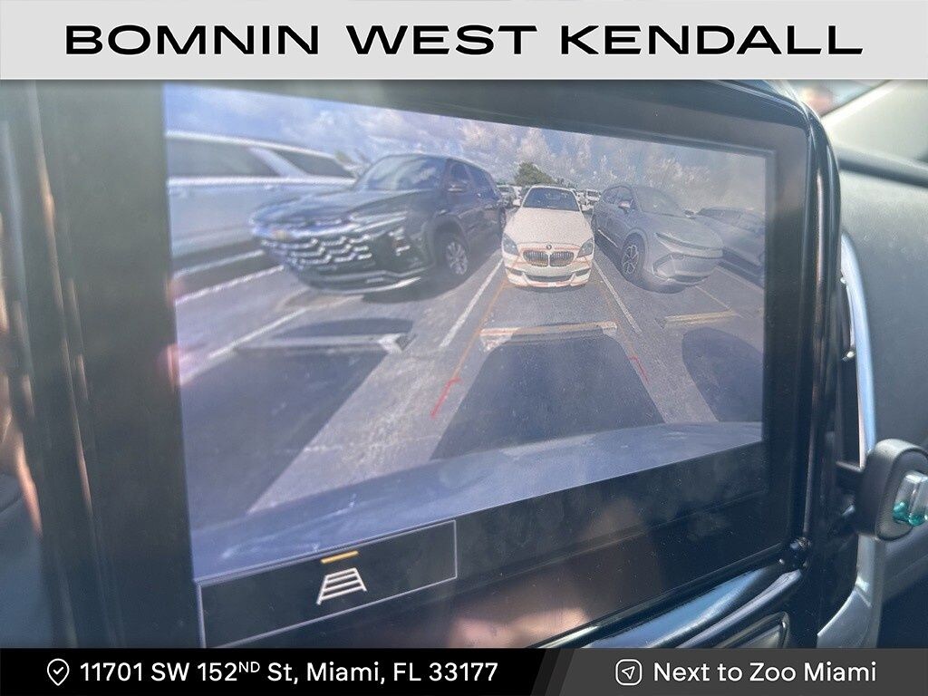 Used 2023 Chevrolet Traverse LT SUV