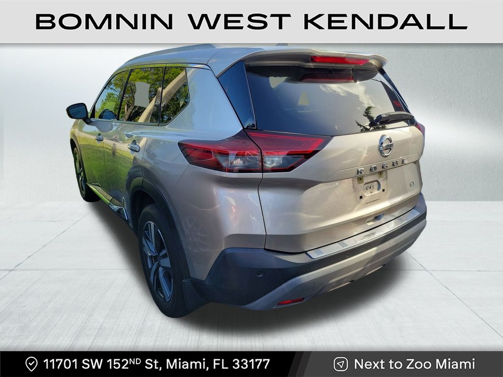 2021 Nissan Rogue SL photo 3