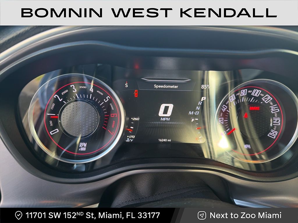 2022 Dodge Challenger R/T Scat Pack Widebody photo 4