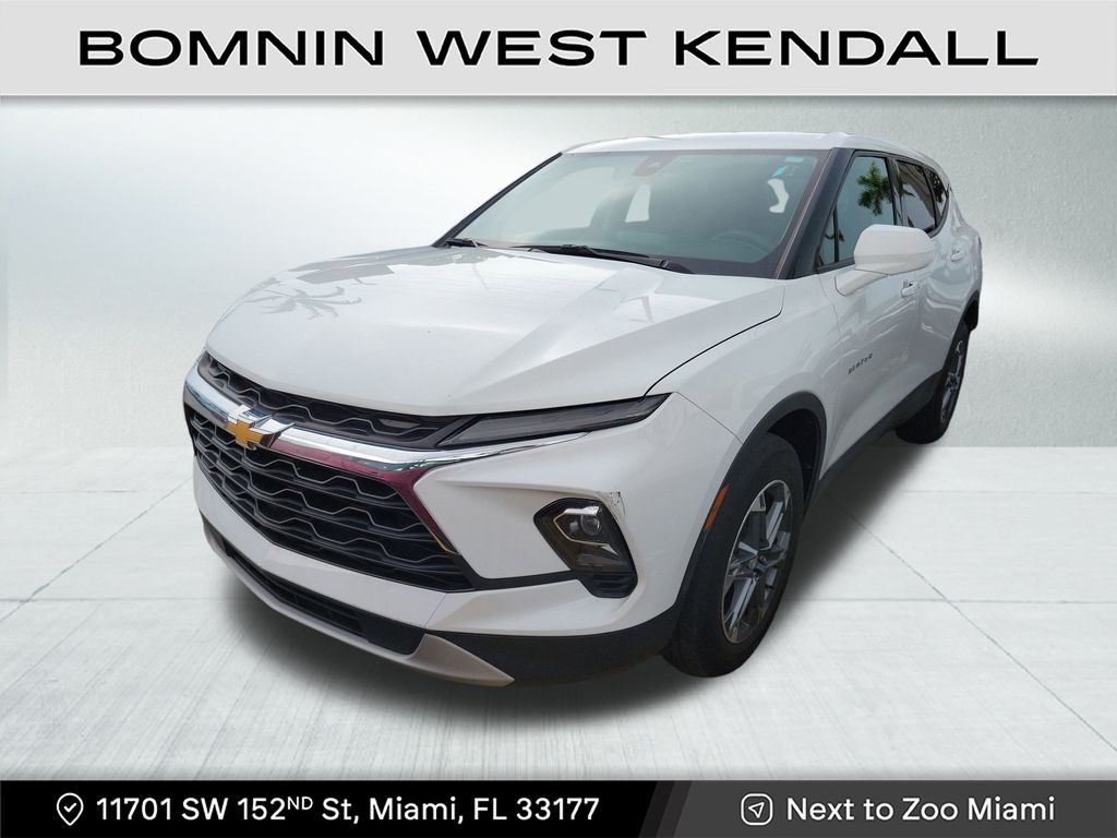2023 Chevrolet Blazer 2LT photo 2
