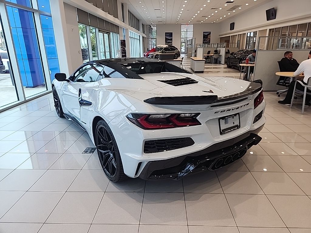 2023 Chevrolet Corvette Z06 2LZ photo 3