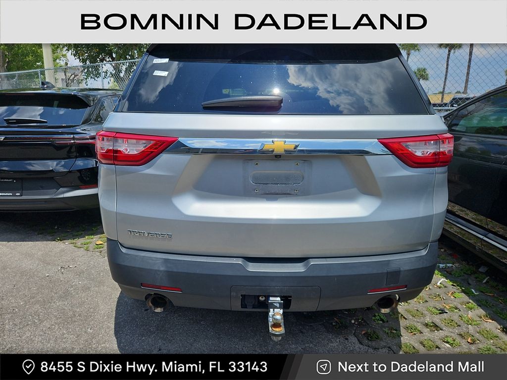 2019 Chevrolet Traverse LS photo 3