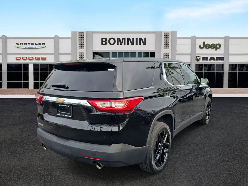 2020 Chevrolet Traverse LS photo 3