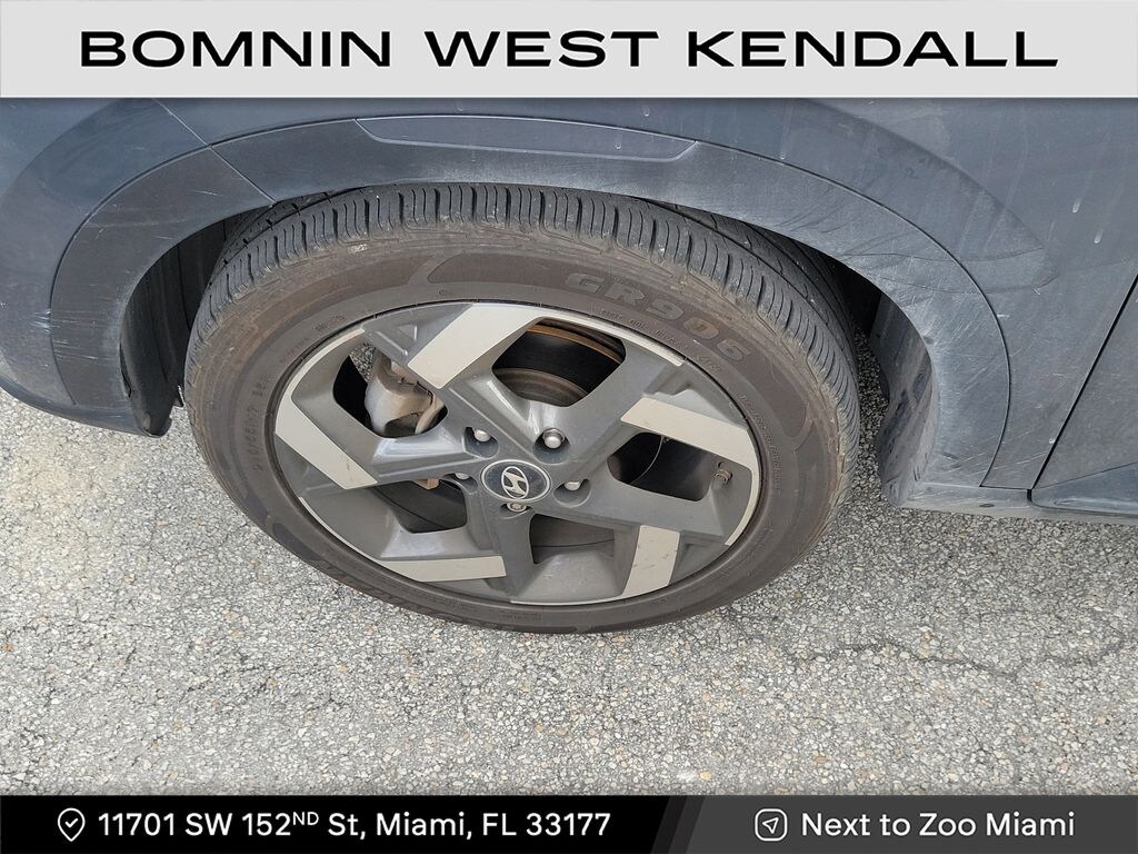 Used 2023 Hyundai Venue Limited SUV