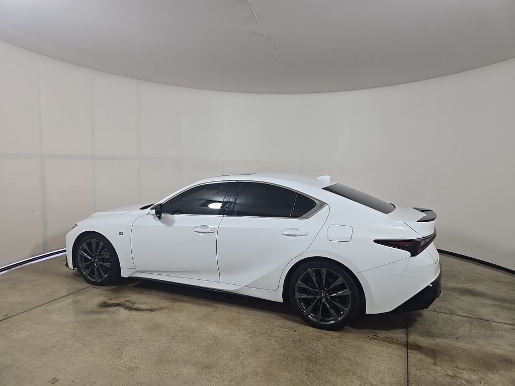 2022 Lexus IS 350 F SPORT photo 4