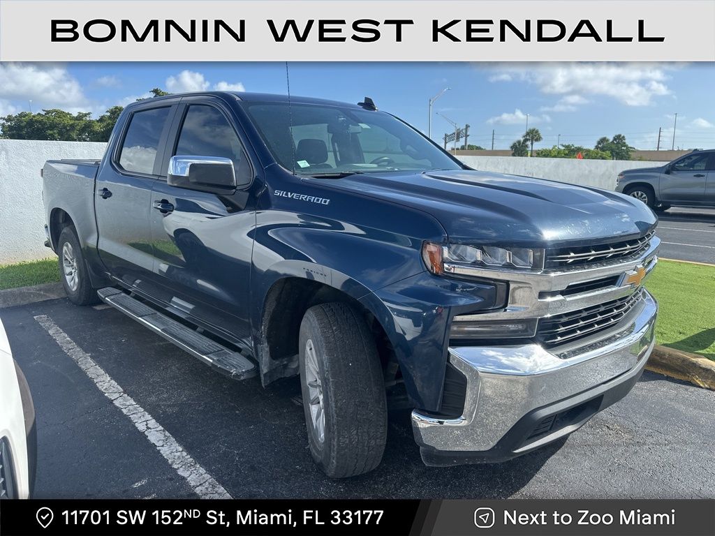 2022 Chevrolet Silverado 1500 LT photo 2