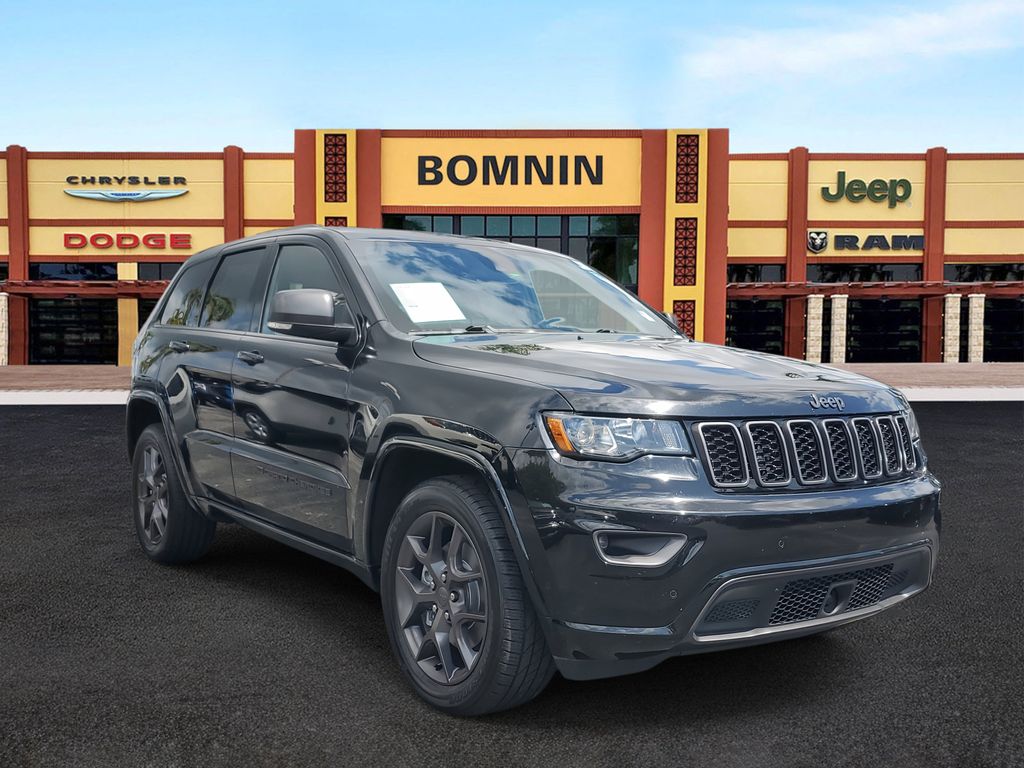 2021 Jeep Grand Cherokee Anniversary Edition photo 2