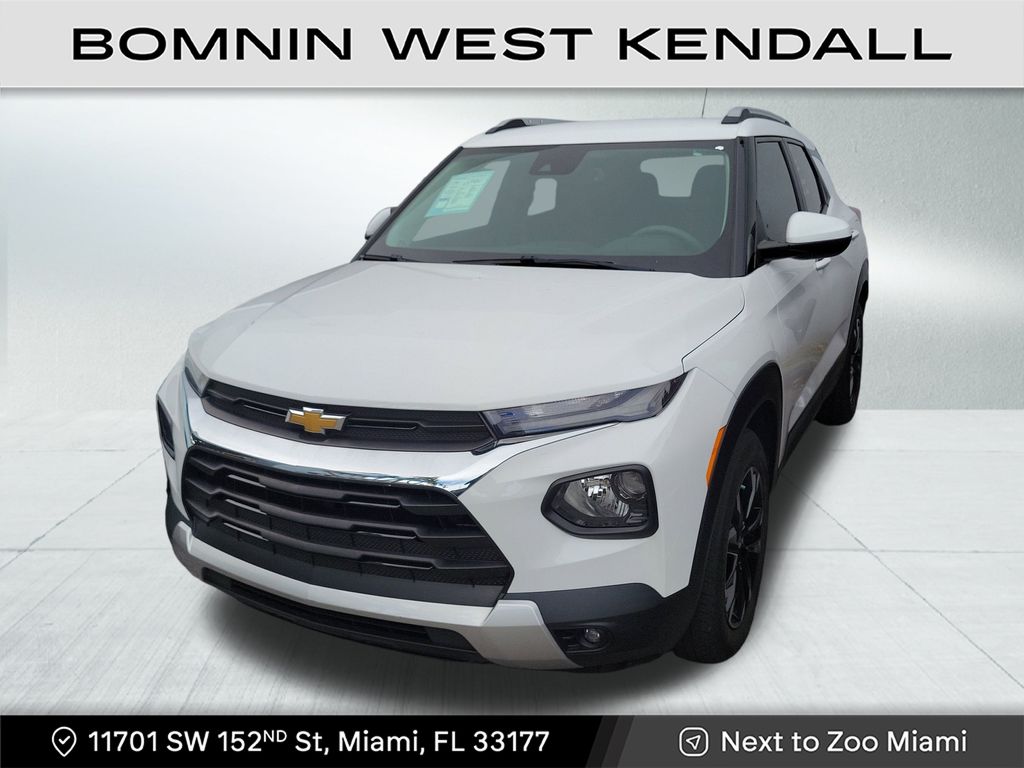 2022 Chevrolet Trailblazer LT photo 2