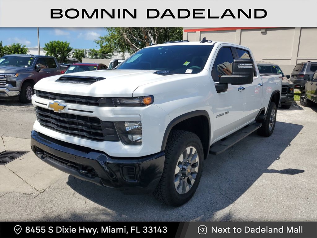 2025 Chevrolet Silverado 2500HD Custom photo 2