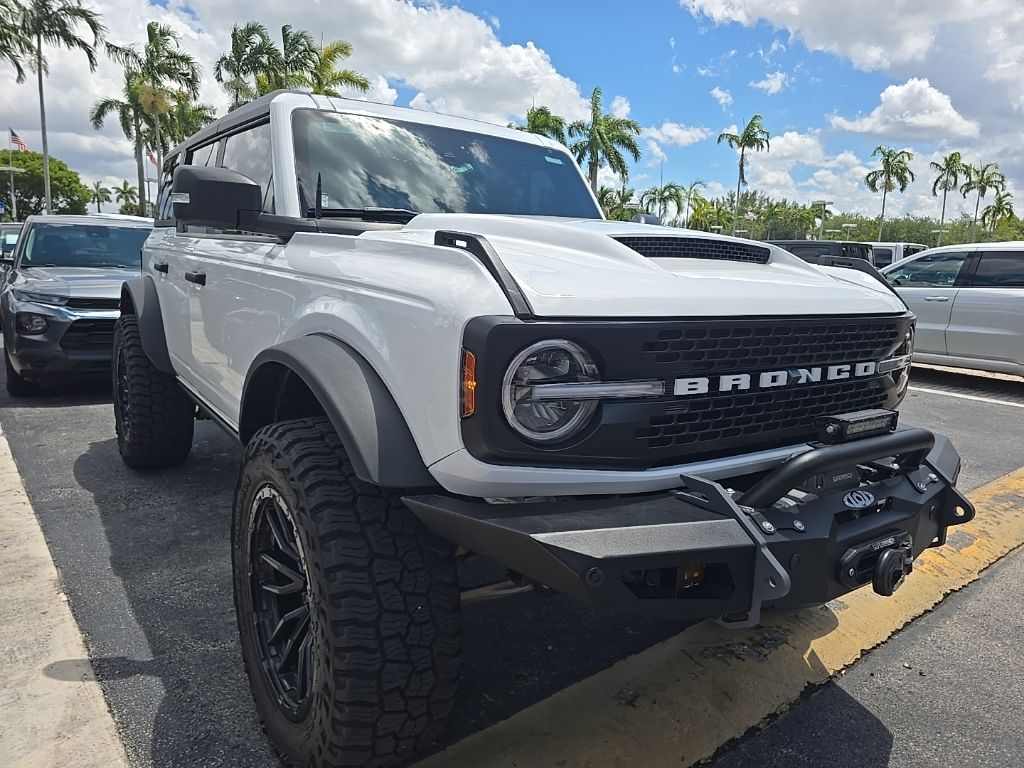 2023 Ford Bronco Badlands photo 3