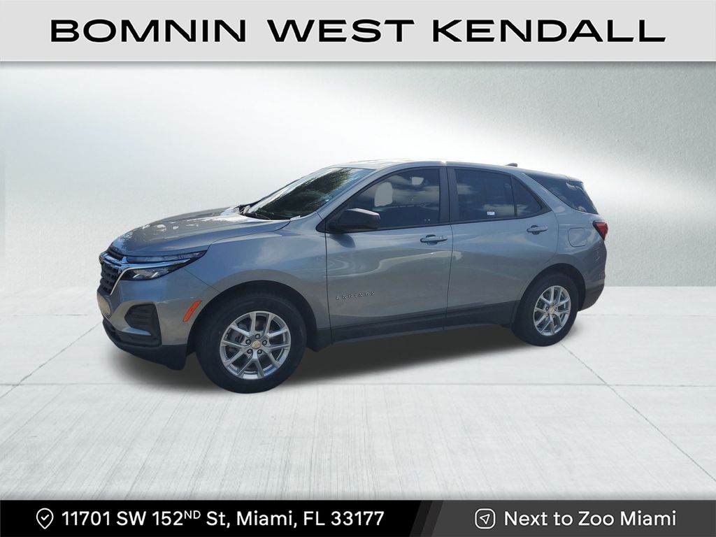 2023 Chevrolet Equinox LS photo 4