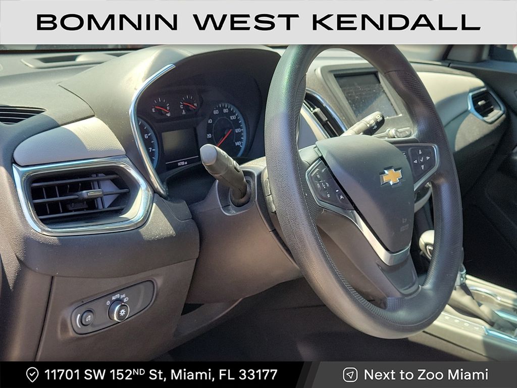 2023 Chevrolet Equinox LS photo 3