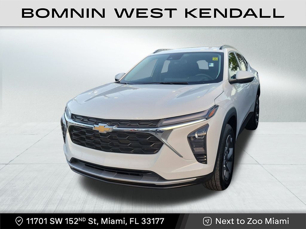 2024 Chevrolet Trax LT photo 2