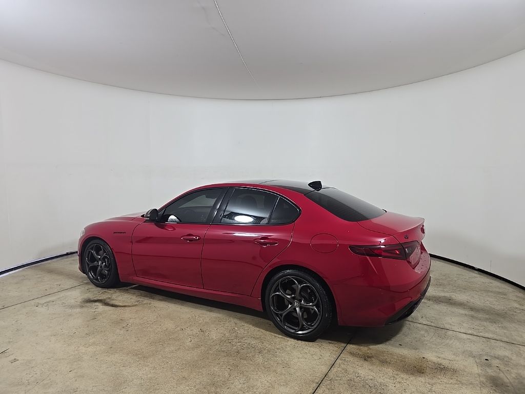 2023 Alfa Romeo Giulia Ti photo 4