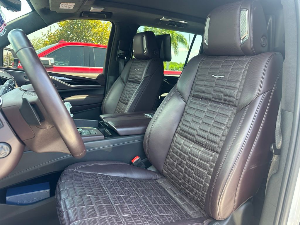2023 Cadillac Escalade ESV Premium Luxury Platinum photo 4