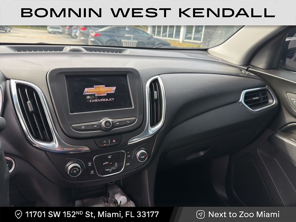 2022 Chevrolet Equinox LT photo 3