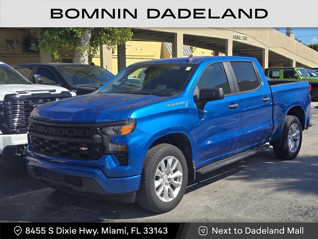 2022 Chevrolet Silverado 1500 Custom photo 2
