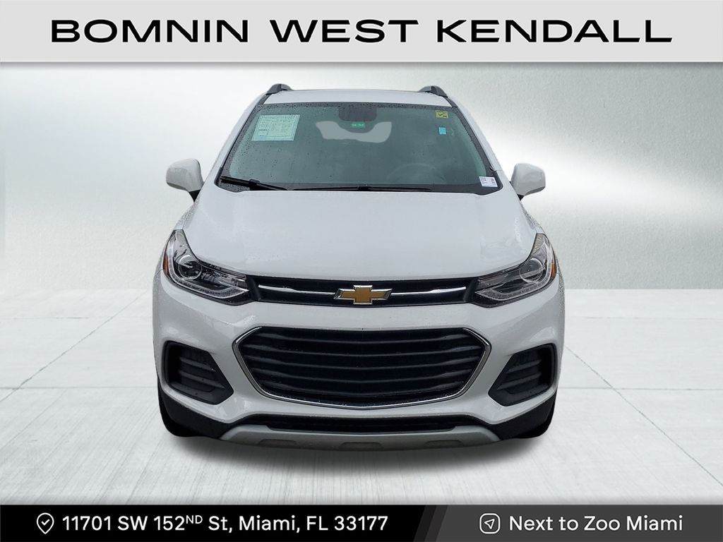 2022 Chevrolet Trax LT photo 2