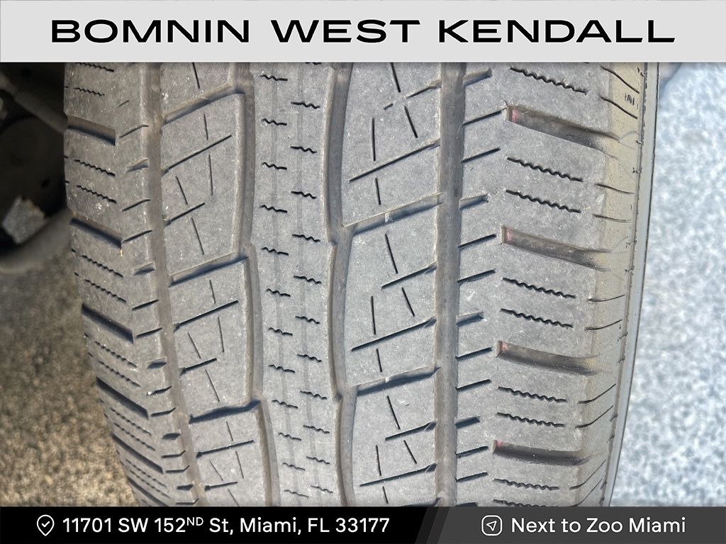 2022 Chevrolet Suburban LS photo 3