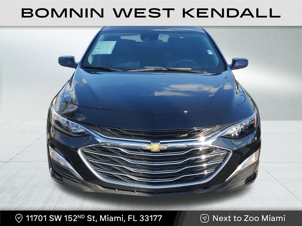 2024 Chevrolet Malibu photo 2