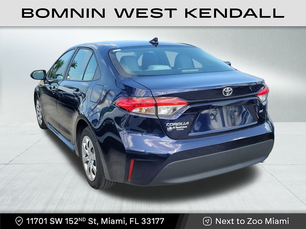 2023 Toyota Corolla LE photo 3