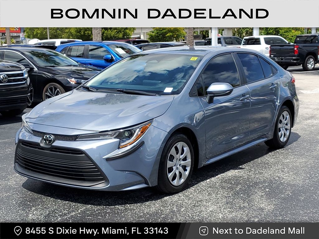 2023 Toyota Corolla LE photo 2