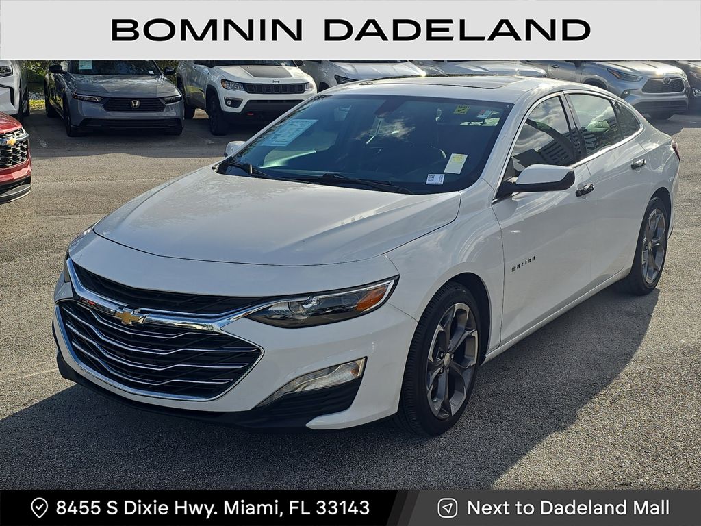 2021 Chevrolet Malibu photo 2