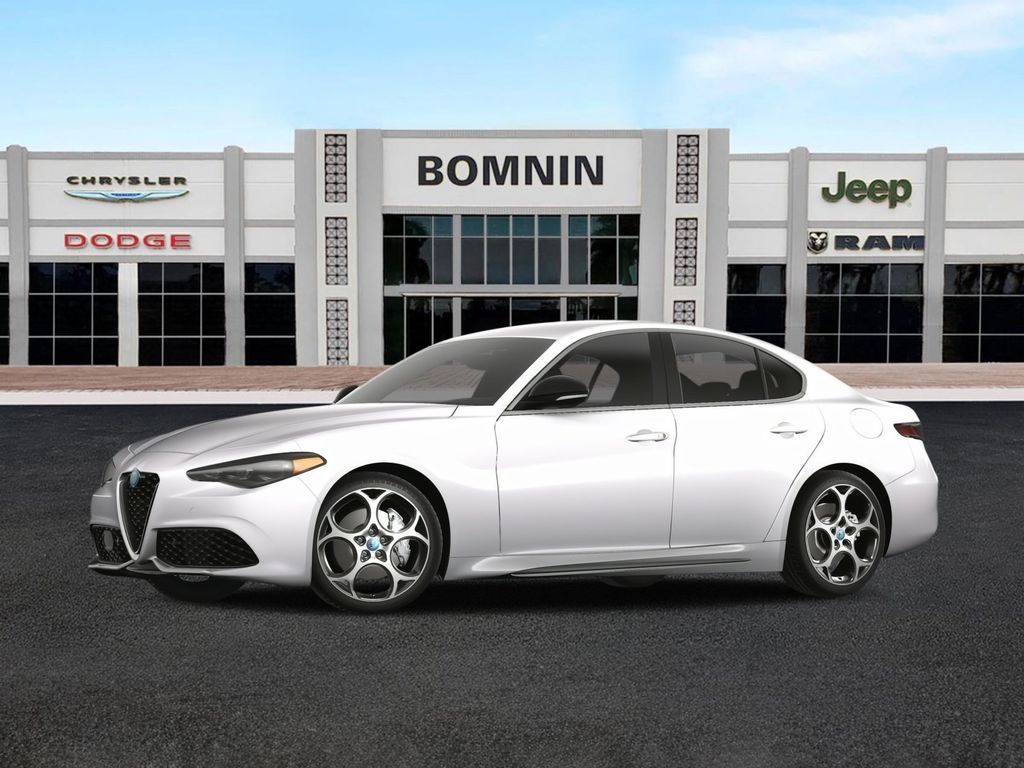 2025 Alfa Romeo Giulia Base photo 2